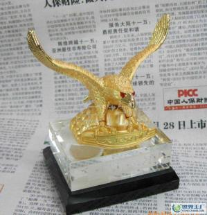 大展宏途 合金車飾 老鷹香水座/汽車香水座/新年禮品特價 雄鷹 雕_禮品、工藝品、飾品_世界工廠網(wǎng)中國產(chǎn)品信息庫